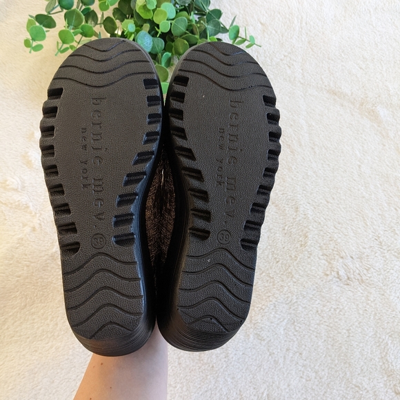 NWT Bernie Mev Mary Jane Wedges Size 8.5 - Picture 6 of 9